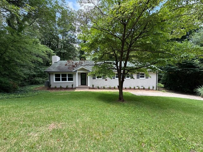 Building Photo - Renovated 4/3 House in North Hills- $1,995