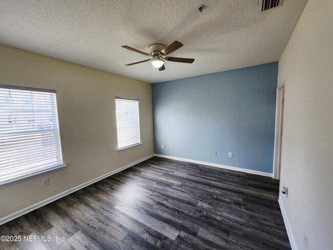 Building Photo - 4991 Key Lime Dr