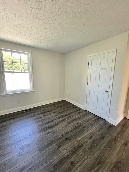 Building Photo - 1300 Cortina Ln