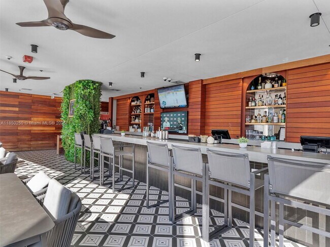 Building Photo - 398 NE 5th St