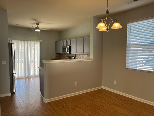 Building Photo - 275 Cameron St