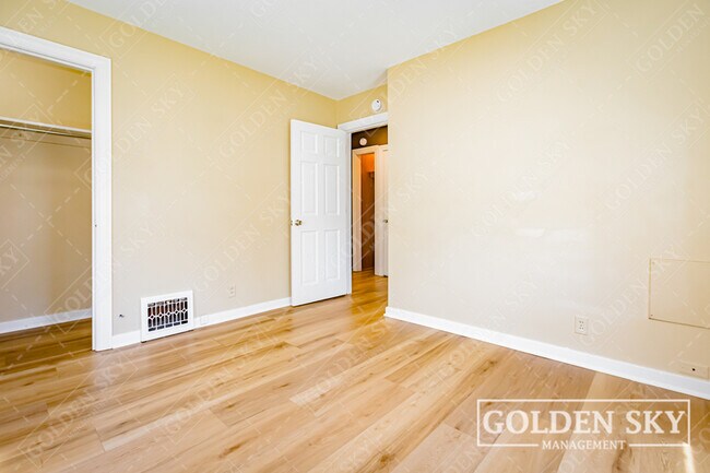 Building Photo - 1115 W Bethel Ave