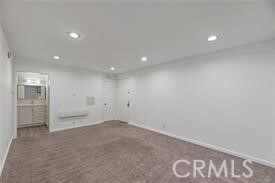 Building Photo - 525 N Sycamore Ave