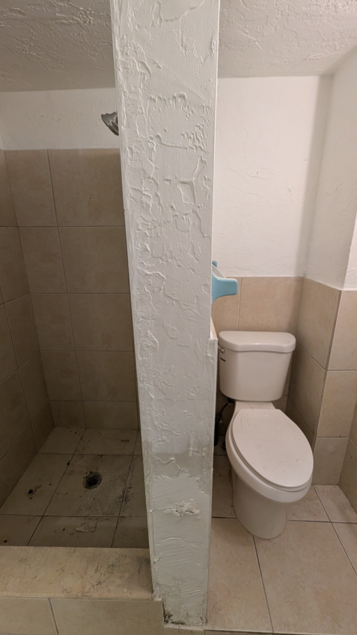 Ensuite Bathroom - 708 NE 4th St