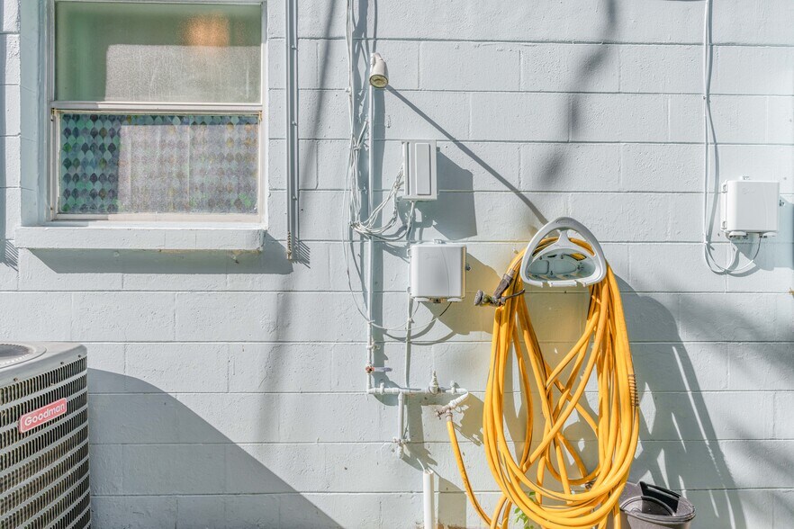 Building Photo - 279 S Brevard Ave