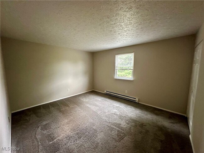 Building Photo - 221 Brunswick Dr