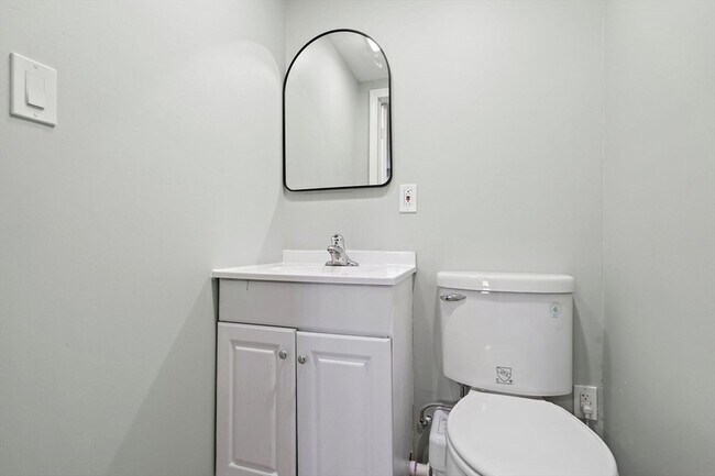 Building Photo - 2 Starbird Ave