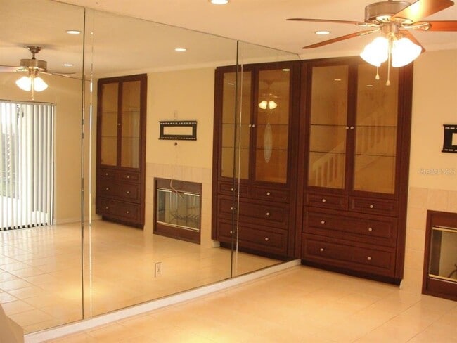Building Photo - 15235 W Pond Woods Dr