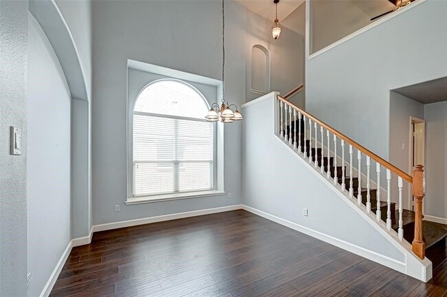 Building Photo - 2214 Falcon Knoll Ln