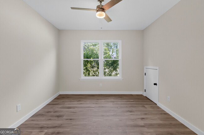 Building Photo - 164 Goodman Dr