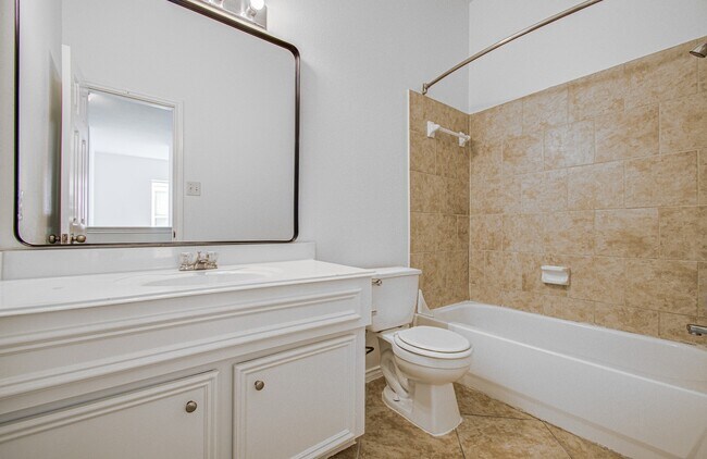 Building Photo - 743 Hallsleigh Ln
