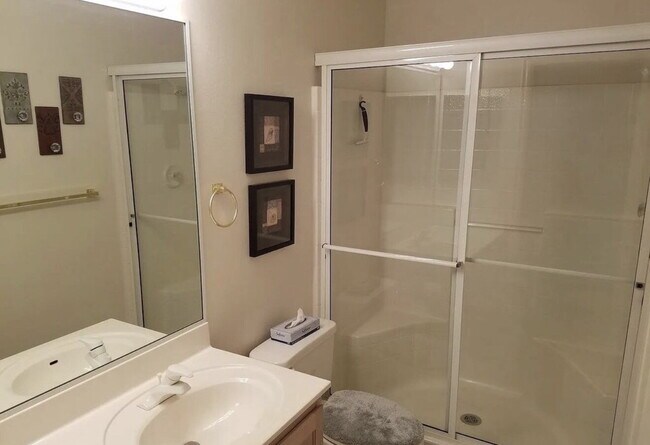 Building Photo - Furnished Quaint, Quiet Location, Centrally Located, 2 Bed 2.5 Bath