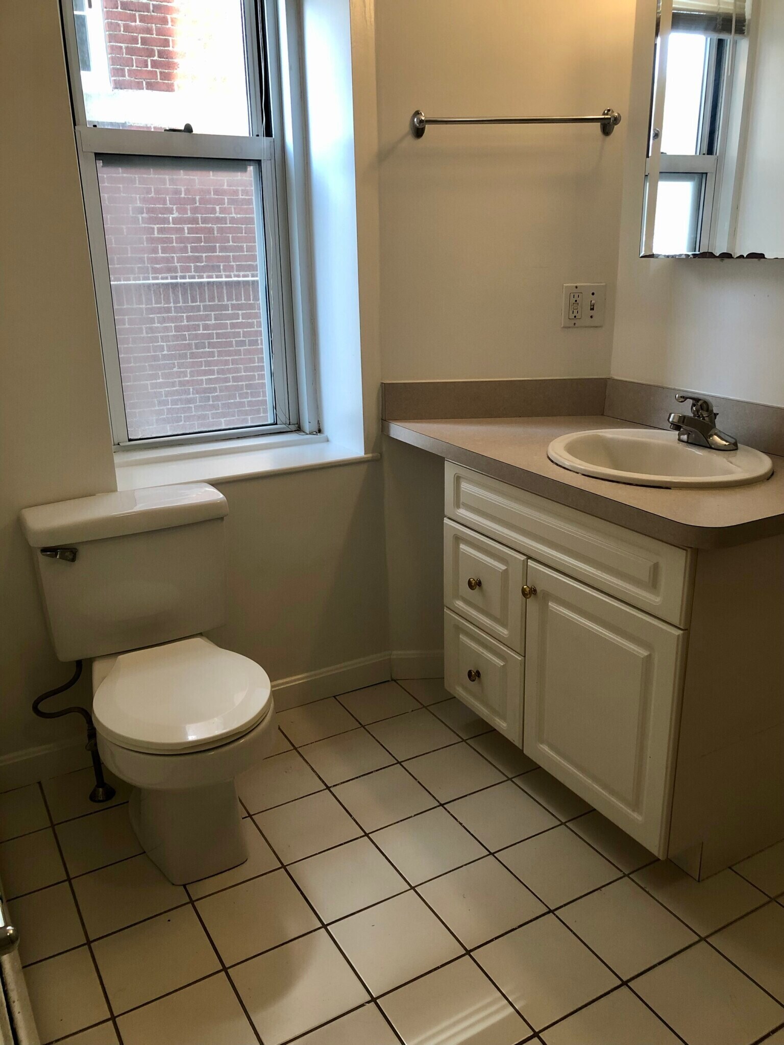 Building Photo - 1407 Beacon St