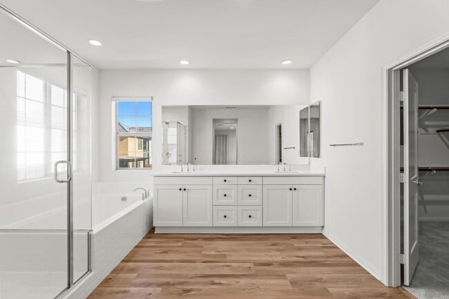 Building Photo - 3915 E Fincastle St