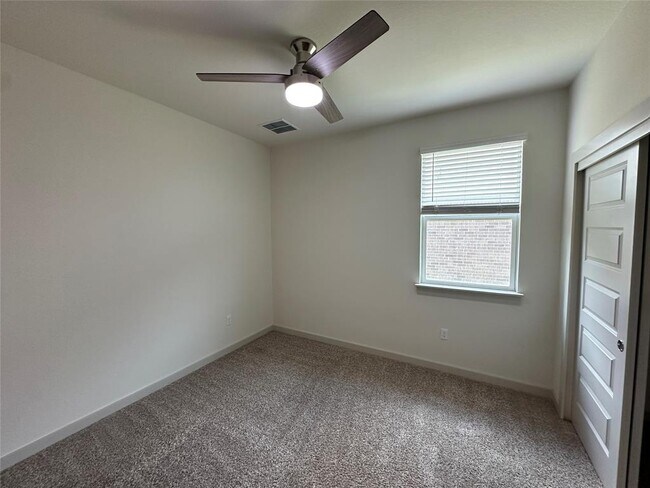 Building Photo - 103 Krause Spgs Dr