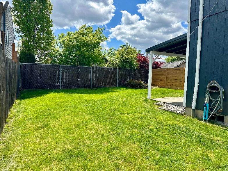 Building Photo - 155 W Berkeley St