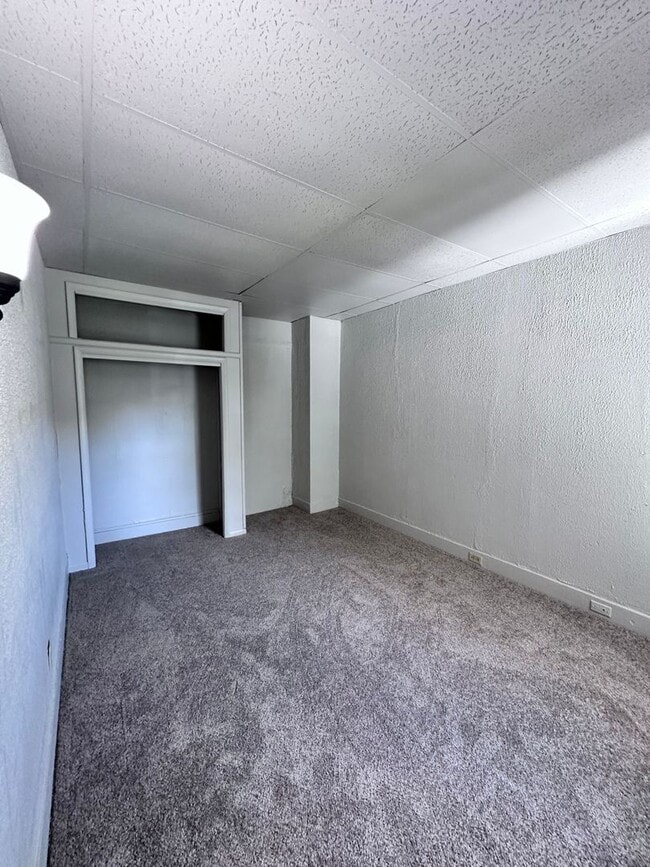 Building Photo - 587 W Princess St
