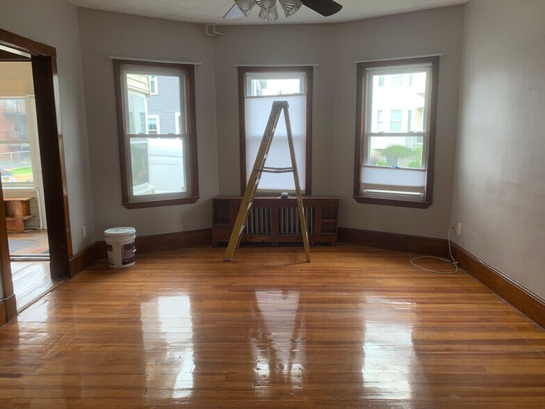 Building Photo - 81 Litchfield St