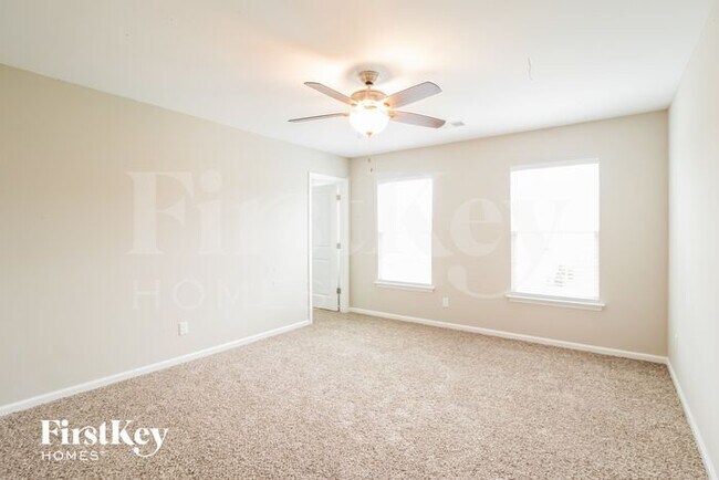 Building Photo - 161 Vango Dr