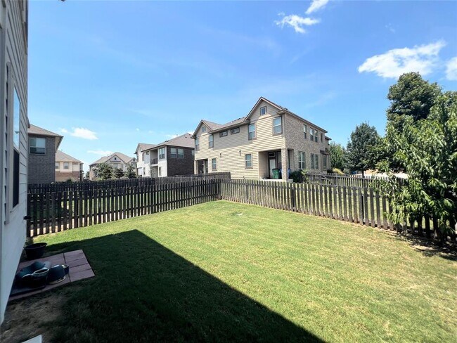 Building Photo - 2101 Dillon Pond Ln