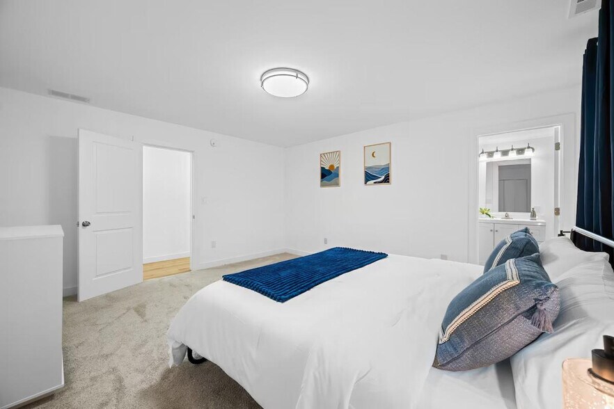 Building Photo - 1019 Central Ave