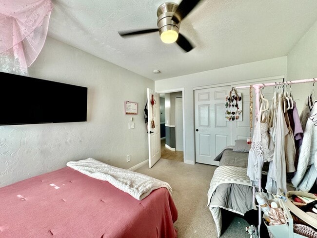 Building Photo - 12768 N Lantern Way