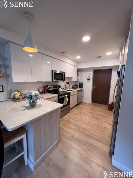 Building Photo - 9 Soden St