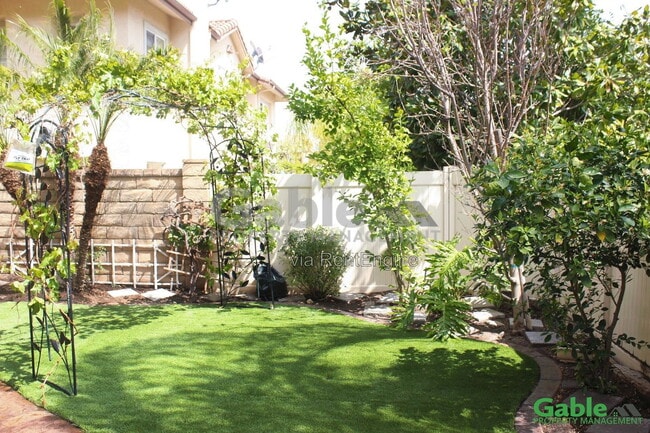 Building Photo - 24210 Amaryllis Ct