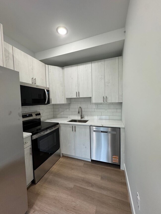 Building Photo - 3263 N 13th St