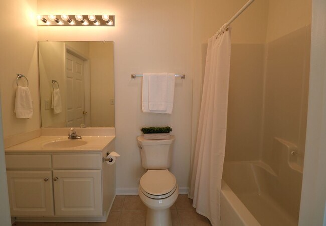 Building Photo - 6901 Hanesbrook Cir
