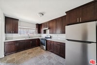 Building Photo - 5380 Romaine St