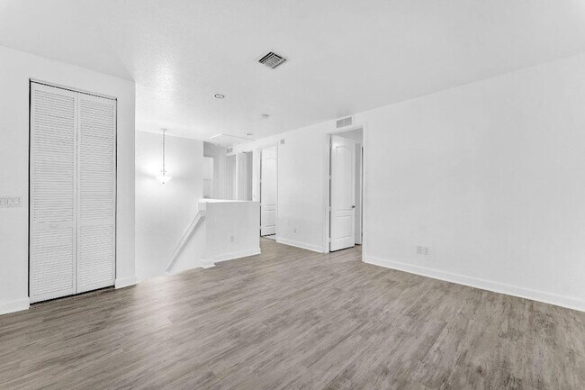 Building Photo - 3841 Aspen Leaf Dr