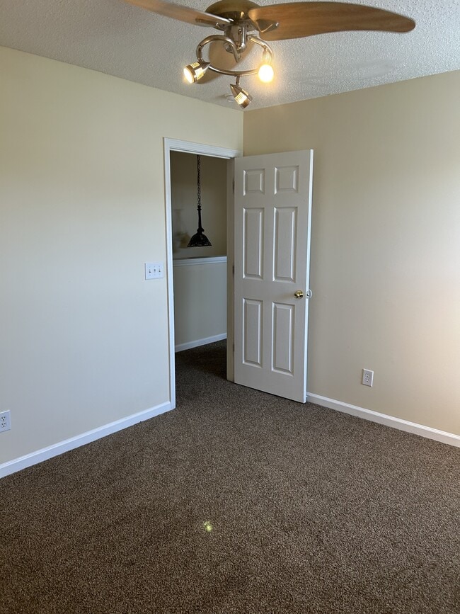 Building Photo - 178 Tibton Cir
