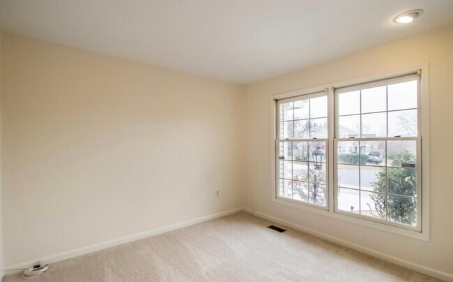 Building Photo - 4100 Ulster Rd