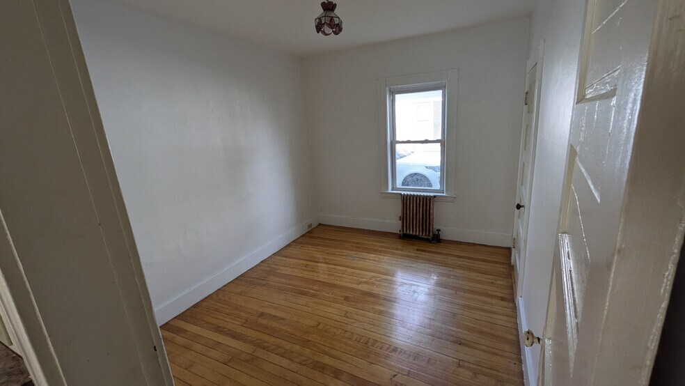 Building Photo - 20 Kosta St