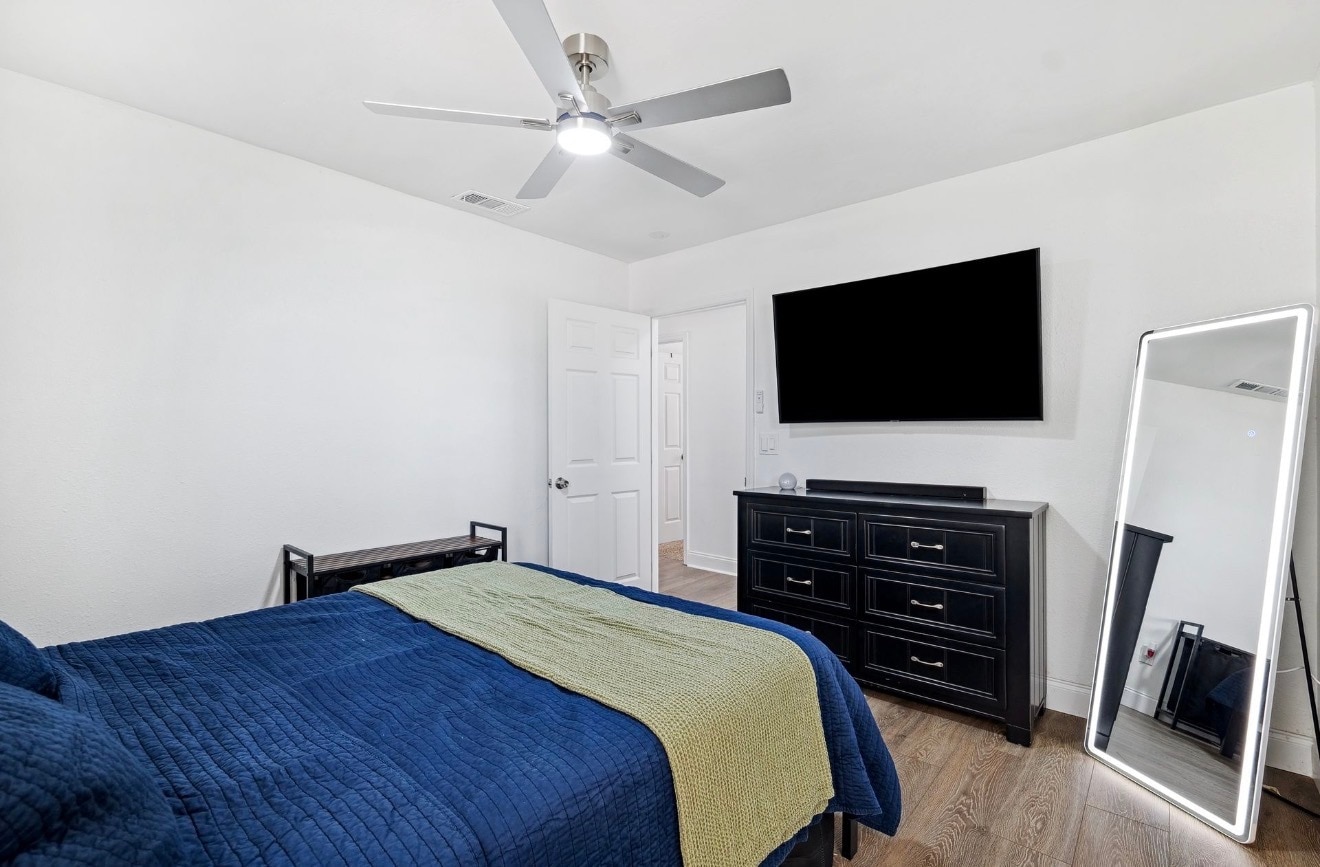 Primary bedroom - 3801 Carroway St