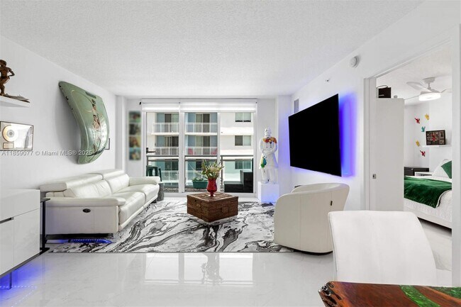 Building Photo - 6917 Collins Ave
