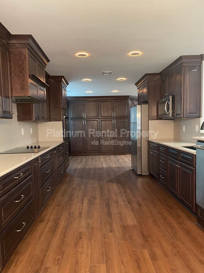 Building Photo - 1745 Berry Ct