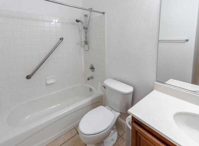 Building Photo - 3 Bedroom Summerlin South Beauty