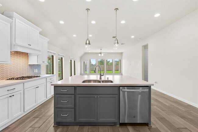 Building Photo - 15818 Weston Ridge Dr
