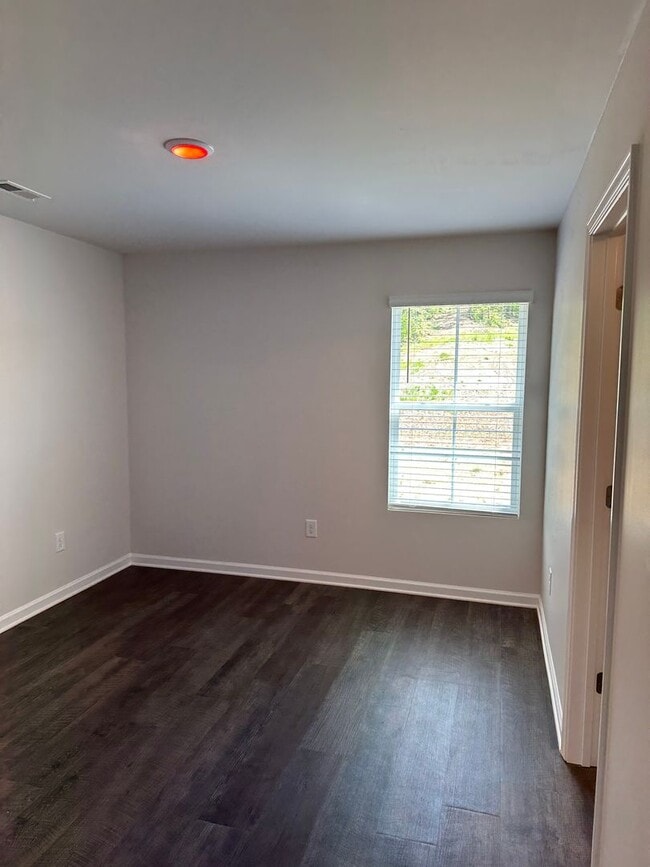 Building Photo - Three Bedroom | Two and a Half Bathroom Home in Cullman