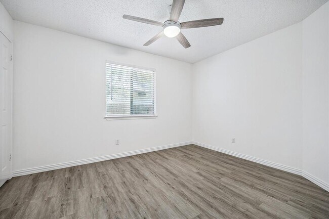 Building Photo - 3204 Blazing Star Trail