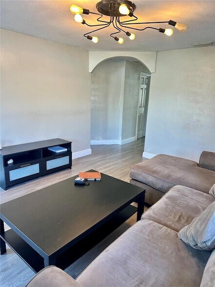 Building Photo - 2003 E Humphrey St