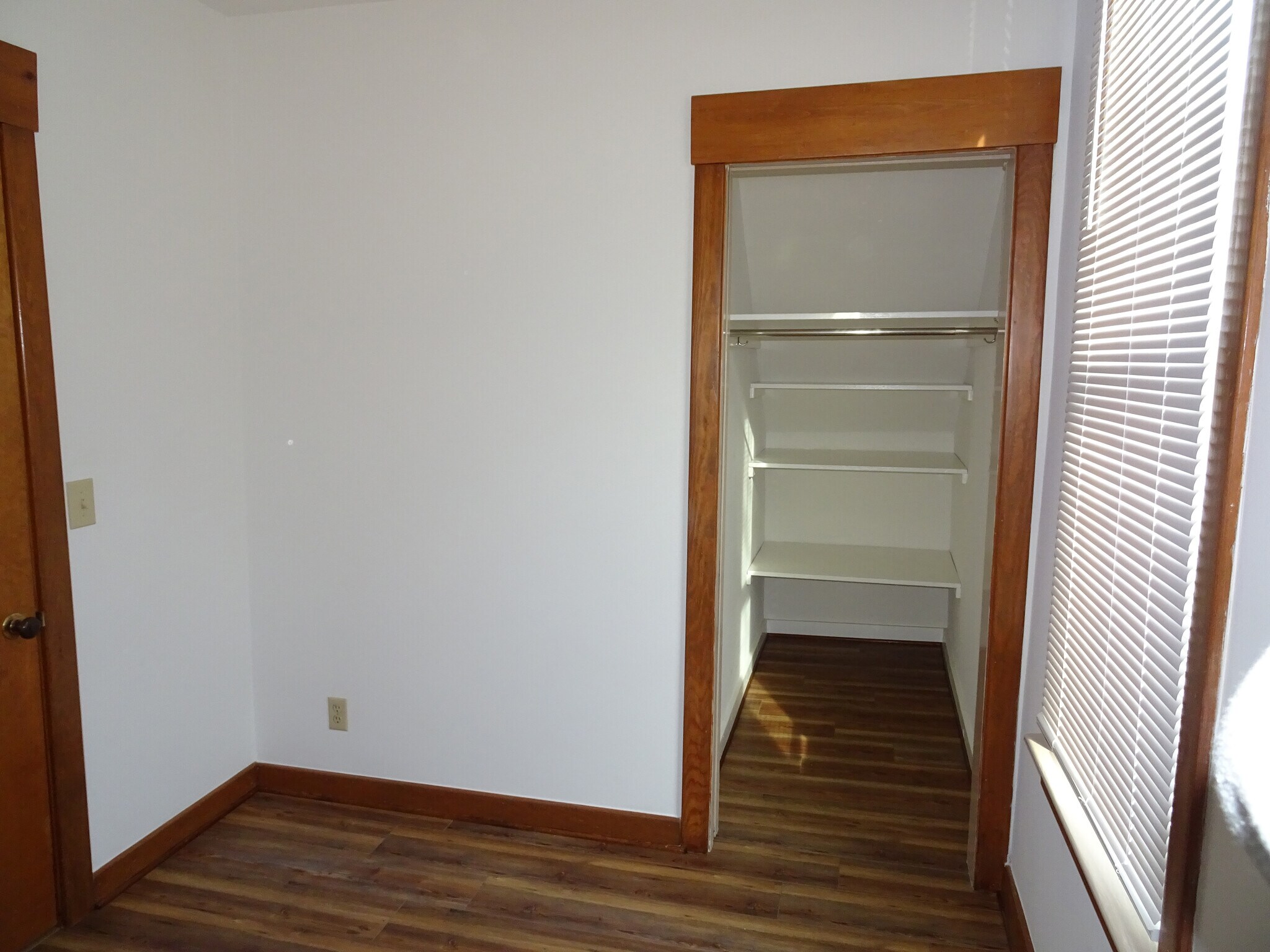 Building Photo - 415 E Lima St