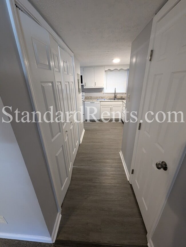 Building Photo - 2870 Spruce Cir