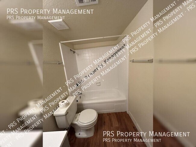 Building Photo - 3147 E Edgewood Ave