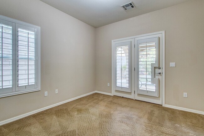 Building Photo - Summerlin Home with downstairs Bed/Bath & Large Patio with Courtyard!