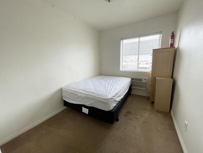 Building Photo - 1675 S State St