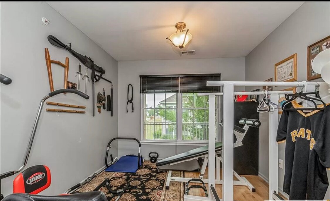 Building Photo - 115 Chariot Ct
