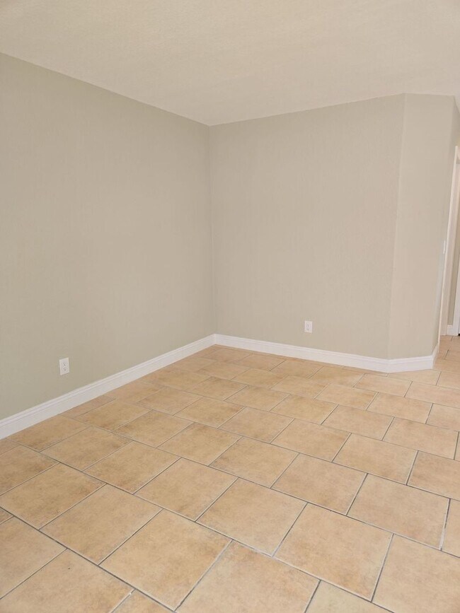 Building Photo - A Fabulous 4 Bedroom Home in Peccole Ranch